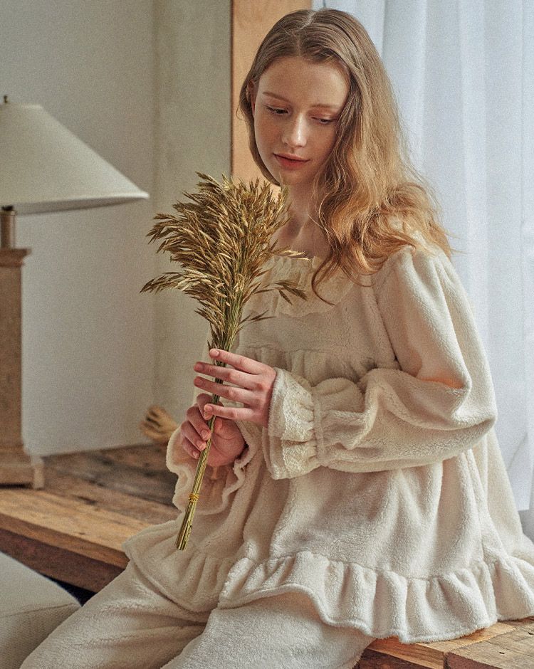 45-daria-main-book-papi-model-management